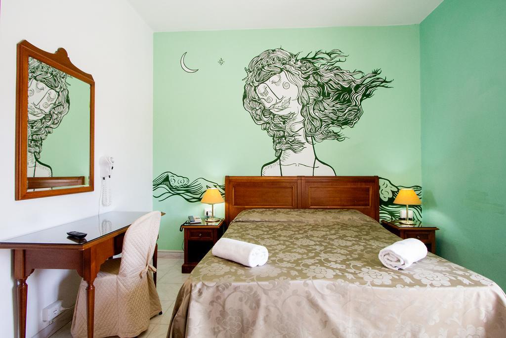 לידו די קאמאיורה Hotel Regina מראה חיצוני תמונה