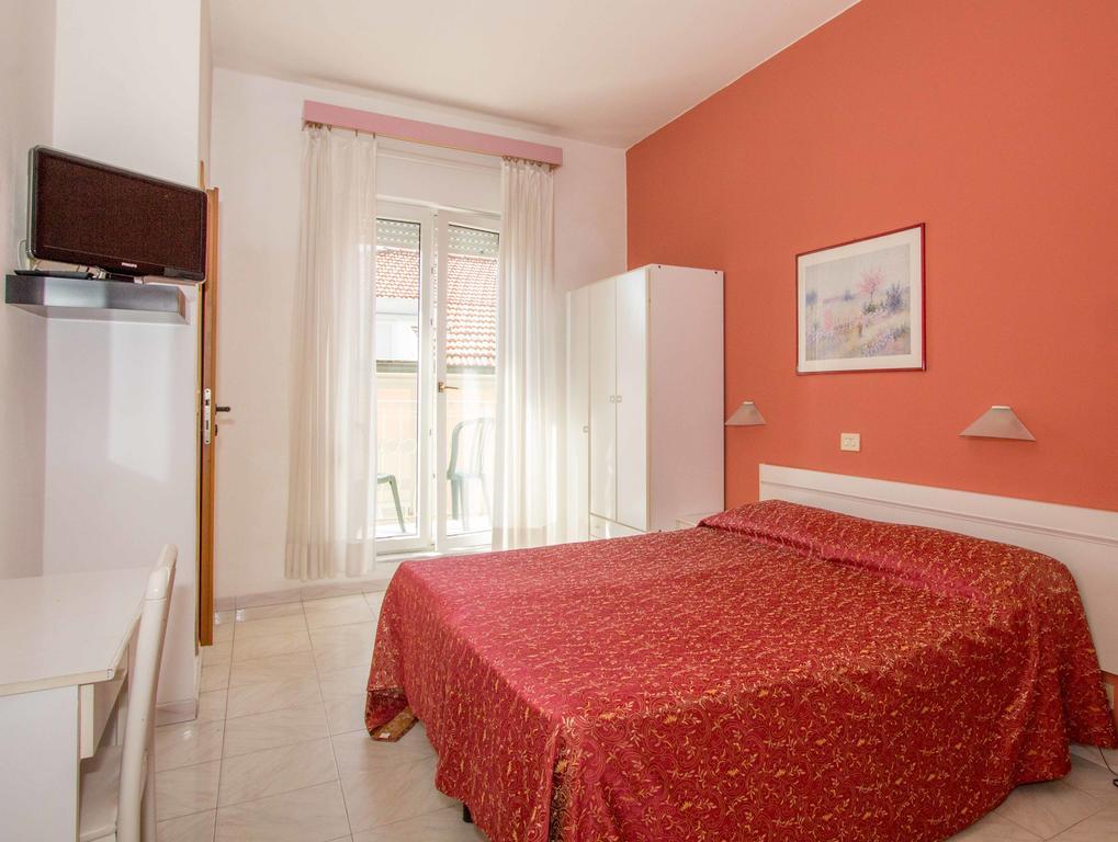 לידו די קאמאיורה Hotel Regina מראה חיצוני תמונה