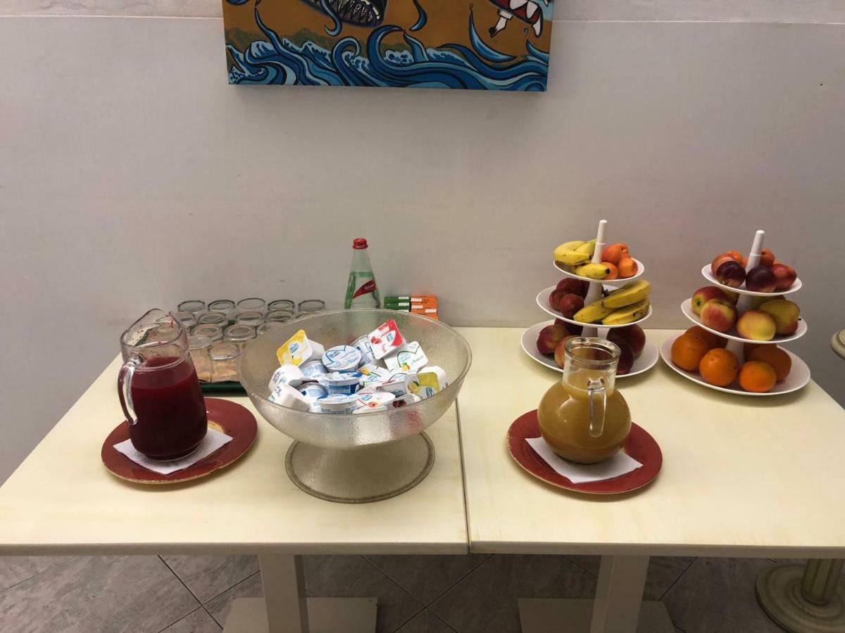 לידו די קאמאיורה Hotel Regina מראה חיצוני תמונה