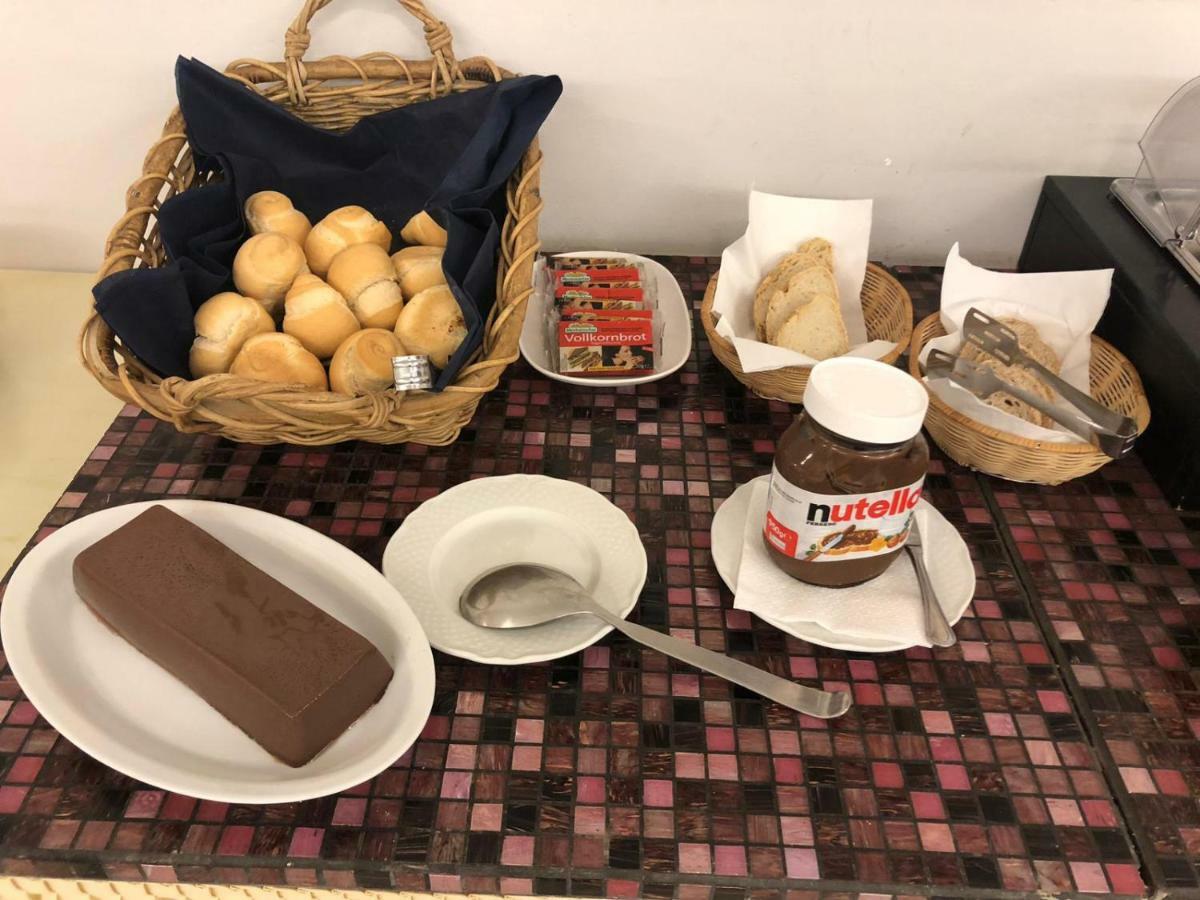 לידו די קאמאיורה Hotel Regina מראה חיצוני תמונה