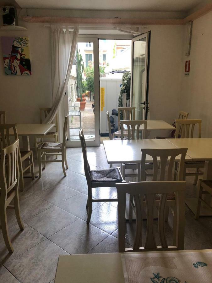 לידו די קאמאיורה Hotel Regina מראה חיצוני תמונה